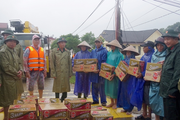 Chung một tấm lòng hướng về miền Trung